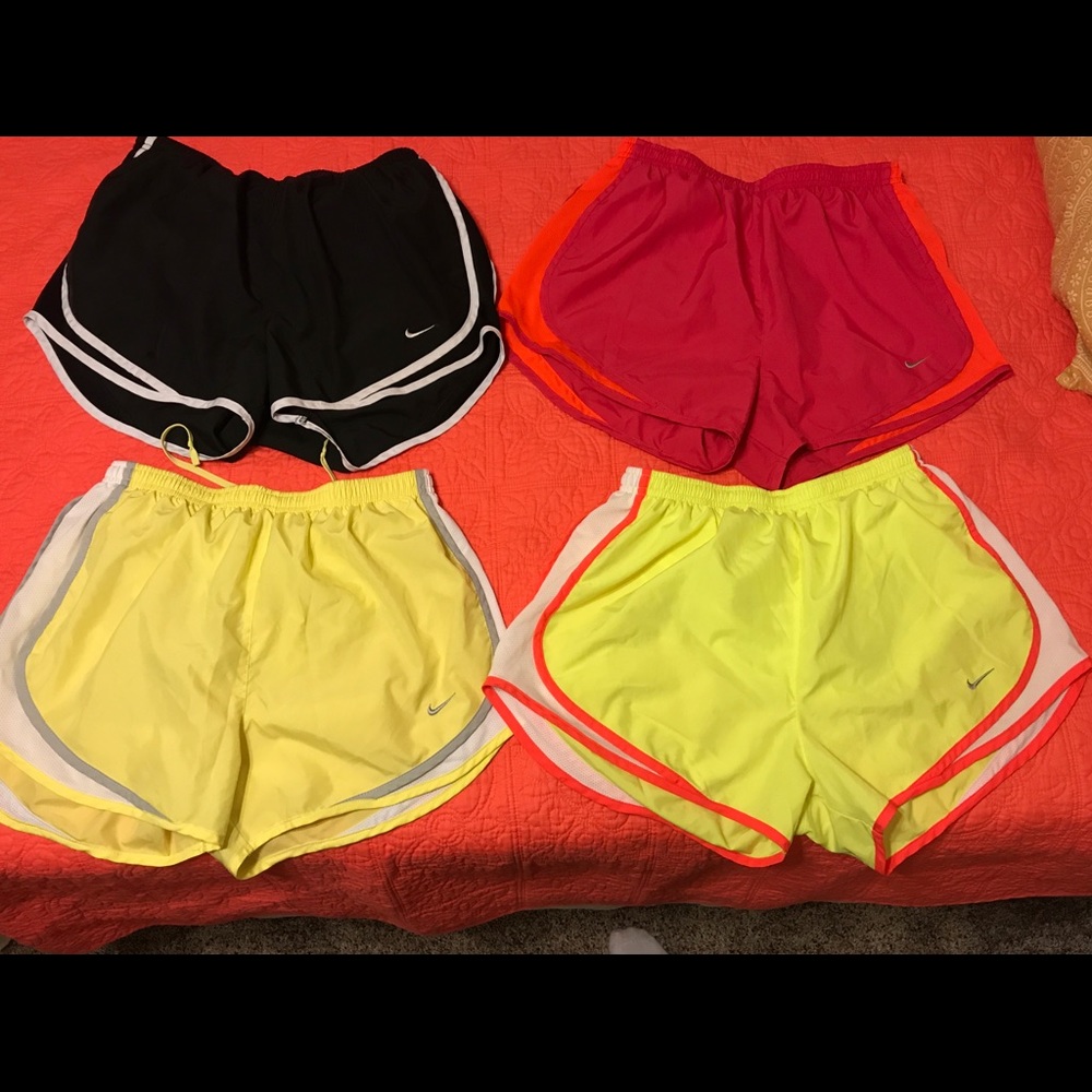 Nike shorts women’s MEDIUMS